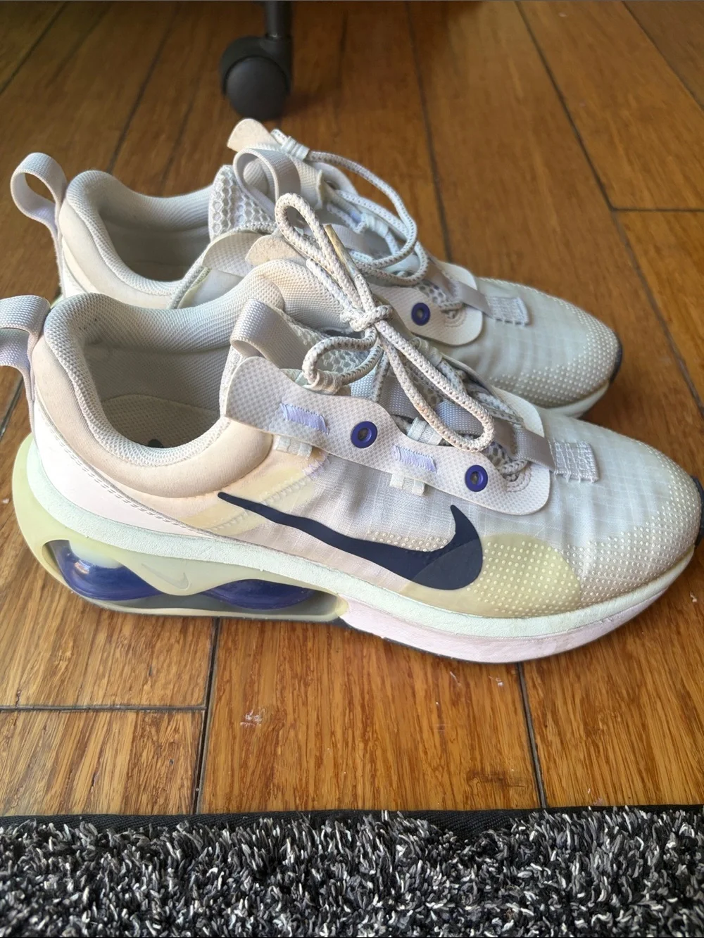 Nike Air Max 2021. Women’s. Size 9.